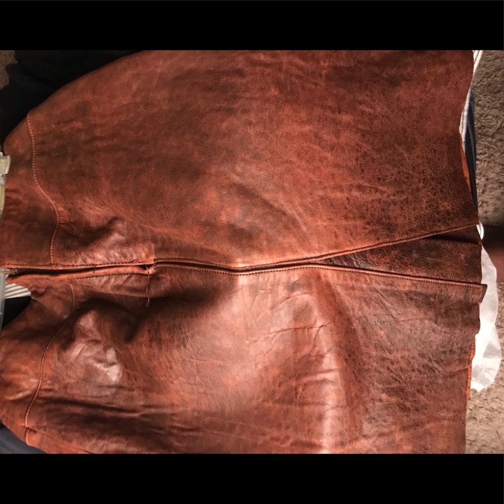 BCBG leather skirt ( size 4)